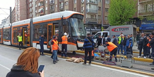 Eskişehir'de feci kaza tramvay yaşlı kadına çarptı