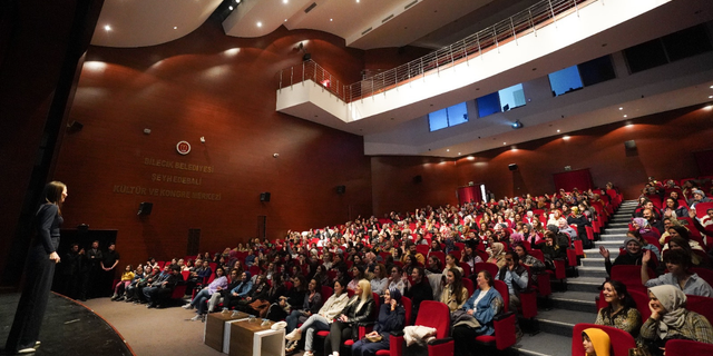 ‘’Korkma İyi Bir Annesin’’ adlı söyleşi izleyici ile buluştu