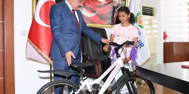 Cumhurbaşkanı Erdoğan'ın Malatya'ya hediyeleri takdim edildi