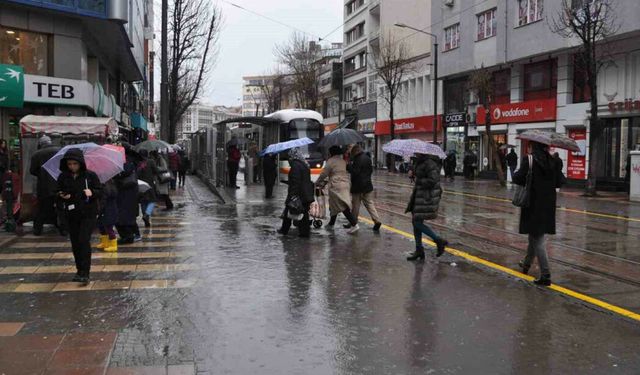 Eskişehir'de gök gürültülü sağanak yağış etkili olacak