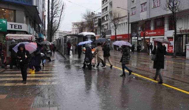 Eskişehir'de güneşli hava yerini yağmura bırakacak