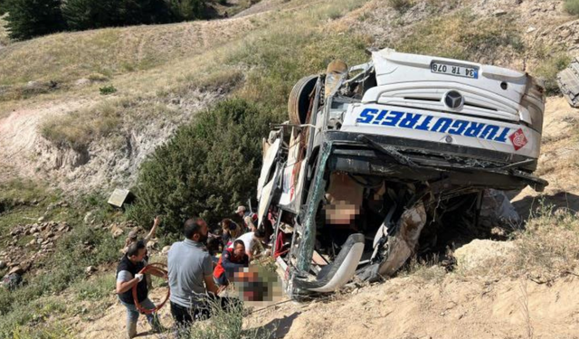 Horasan-Sarıkamış yolunda feci kaza: Ölü ve yaralılar var
