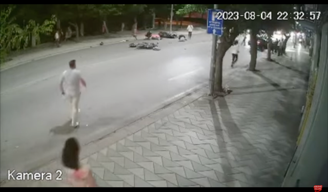 İki motosiklet kafa kafaya çarpıştı: 4 yaralı