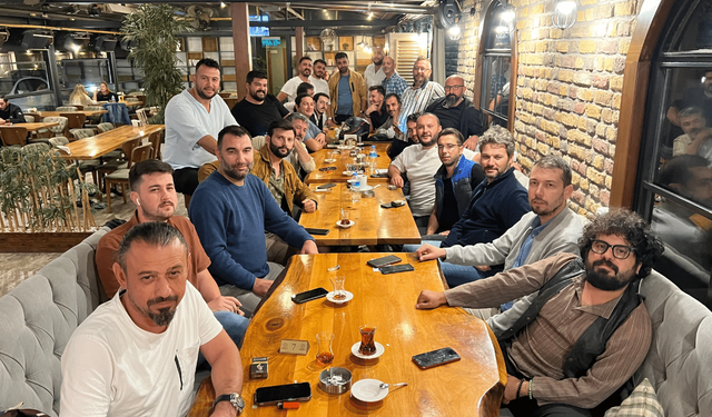 Eskişehir’in fotoğrafçı esnafı birlik ve beraber toplantısında buluştu