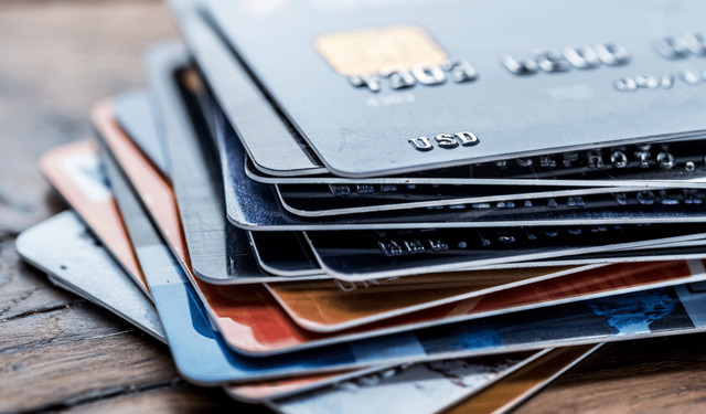Kredi kartı sahipleri dikkat! Faiz oranları değişiyor