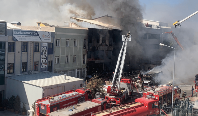 Sünger fabrikasında korkutan yangın 5 kişi etkilendi