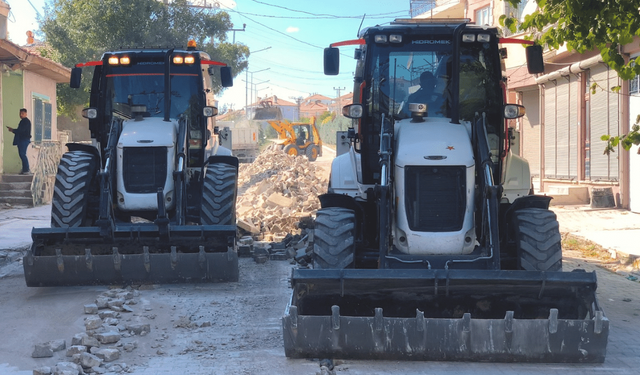 Afyon yolunda asfalt öncesi çalışmalar devam ediyor