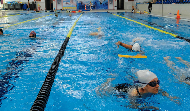 Gençlik ve Spor İl Müdürlüğü'nün yüzme kursu kayıtları başladı