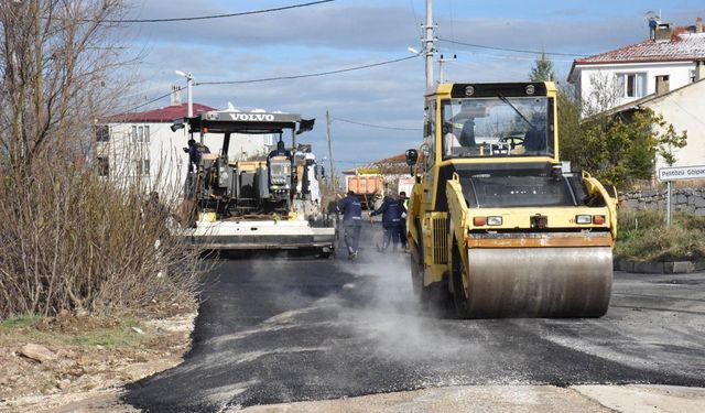 Bilecik Belediyesi Pelitözü yolunu iyileştirme çalışmalarını sürdürüyor