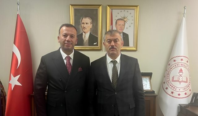 Ahmet Sivri’den Ankara temasları