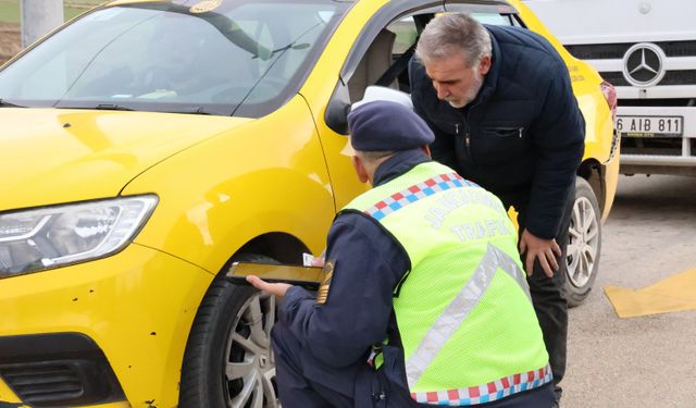 Eskişehir jandarma ekiplerinden "kış lastiği" denetimi