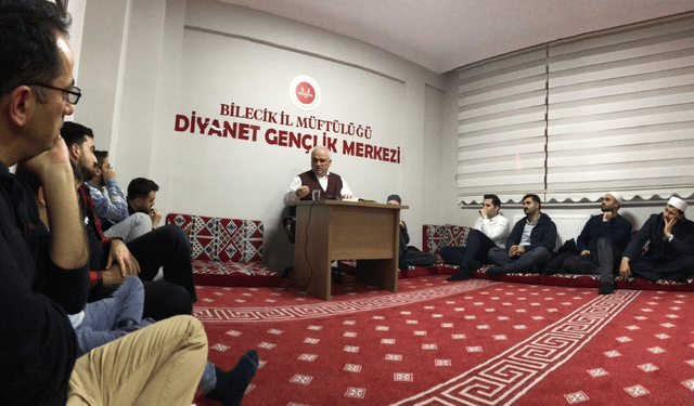 Hz. Muhammed’in hayatı ders niteliğinde anlatılıyor