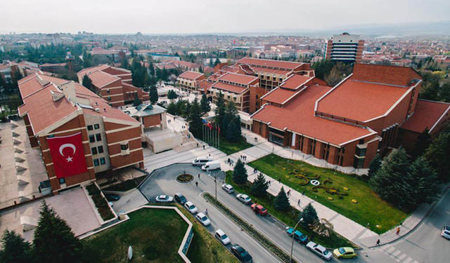 Anadolu Üniversitesi ilk 5'e girdi