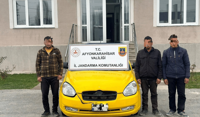 Düzensiz göçmen operasyonunda, 3 kişi kıskıvrak yakalandı