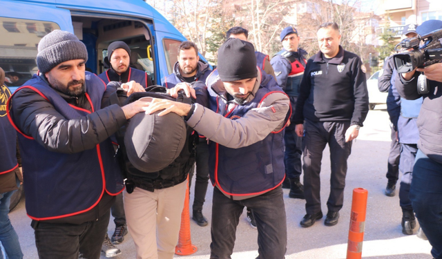 Eşinin ve ailesinin hayatına son veren zanlı tutuklandı