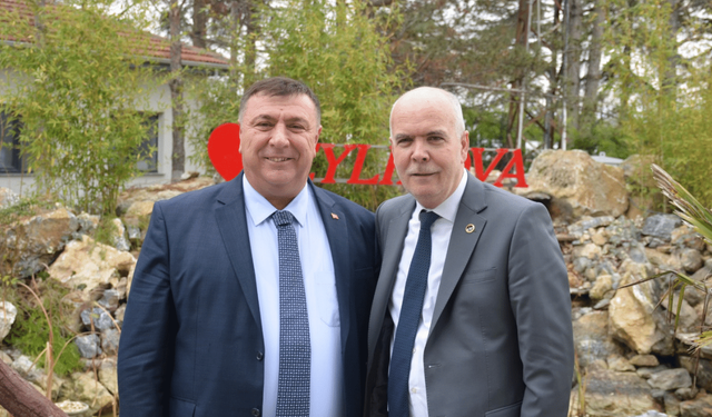 MHP İl Başkanı Candemir, Özkan Alp ile esnaf ve vatandaşlarla buluştu