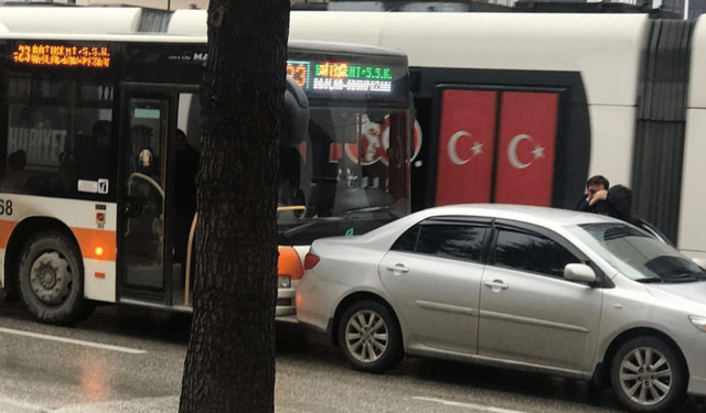 Eskişehir'de o caddeye dikkat! Her hafta kaza oluyor