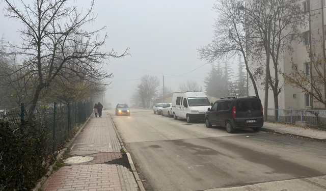 Eskişehir'in yüksek kesimleri güne sisle uyandı