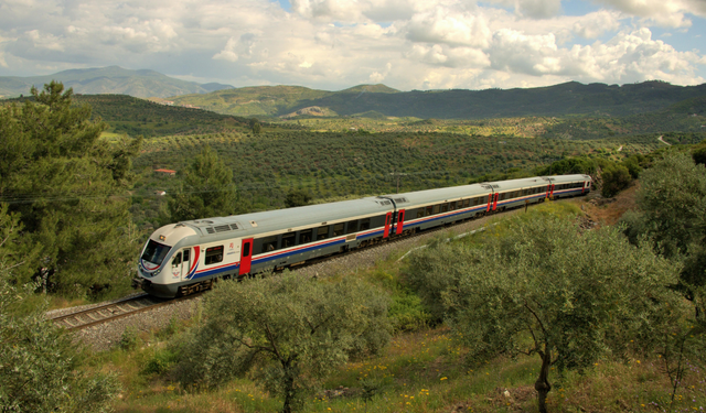 Bakan Uraloğlu turistik trenler için müjdeyi verdi