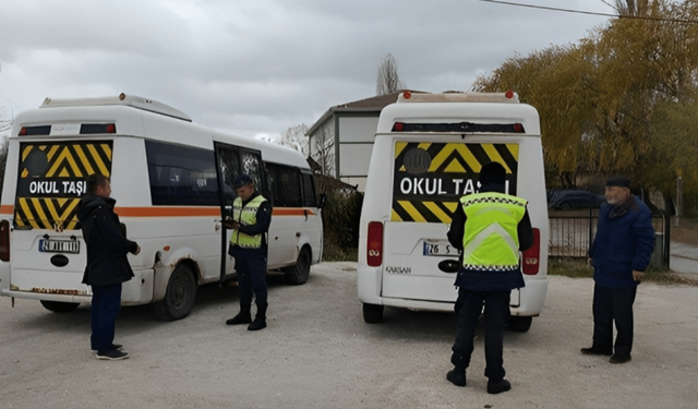 Eskişehir'de jandarma okul servislerini denetledi