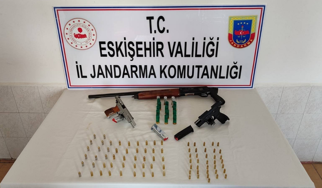 Eskişehir jandarmadan kaçak silah operasyonu