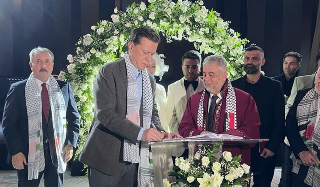 Hatipoğlu, Mustafa Birsen'in oğlunun nikah şahitliğini yaptı