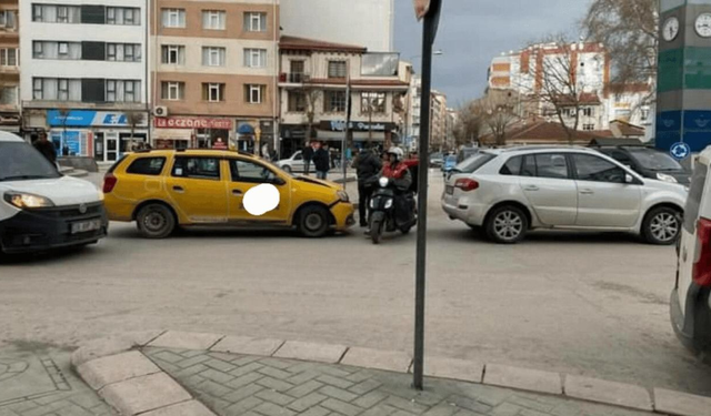 Eskişehir’de motosiklet ile otomobil çarpıştı