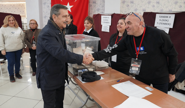 Ataç, CHP Ön Seçimini ziyaret etti