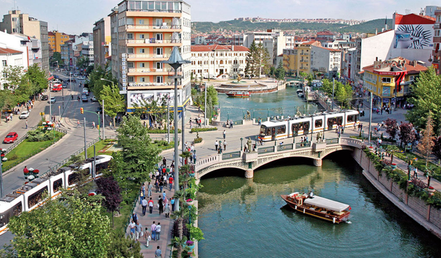 Eskişehir'de hava sıcaklığı mevsim normallerinin altına düşecek: 12 Mayıs Pazar hava durumu