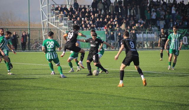 Eskişehirspor, Gölbaşı karşısında ilk yarı gol bulamadı