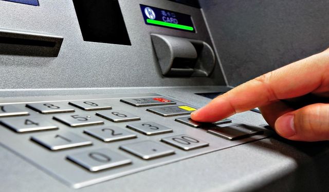 Bu bankaya para yatıranlar şaşkın: ATM'sine gidenler para alamıyor