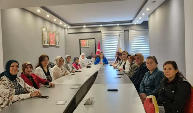 AK Parti Eskişehir İl Kadın Kolları üyeleri bir araya geldi