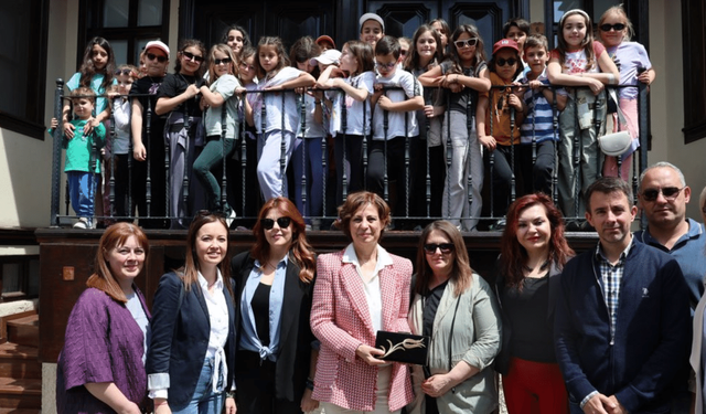 Başkan Ünlüce Yunan öğrenciler ile Eskişehir Kurtuluş Müzesinde bir araya geldi