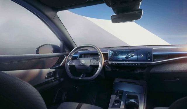 Opel 700 kilometre menzilli yeni SUV modeli tanıttı: Türkiye'de yok satacak