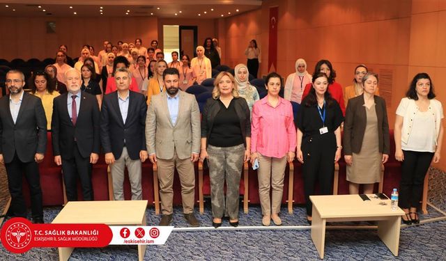 "Güvenli Annelik Uygulamaları" konferansı yapıldı