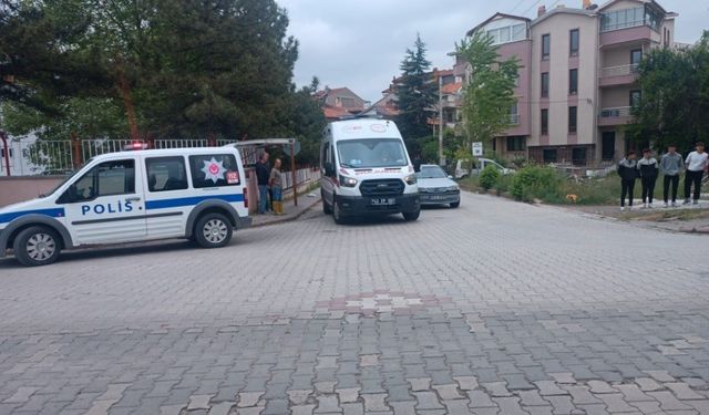 Komşuda motosiklet ile otomobil kafa kafaya çarpıştı