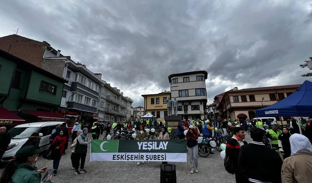 Eskişehir'de 11. Geleneksel Yeşilay Bisiklet Turu'na yoğun ilgi