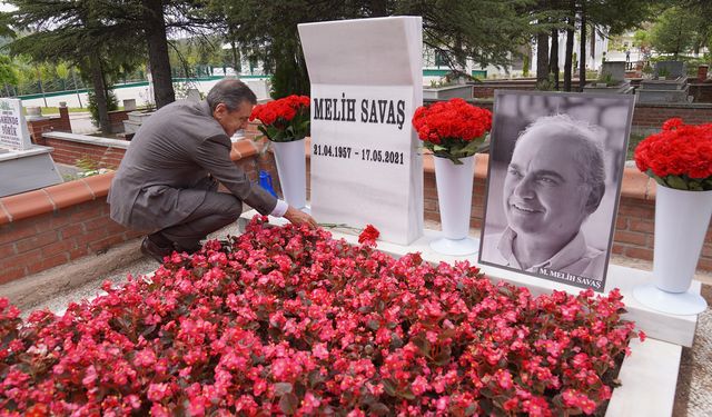 Melih Savaş kabri başında anıldı