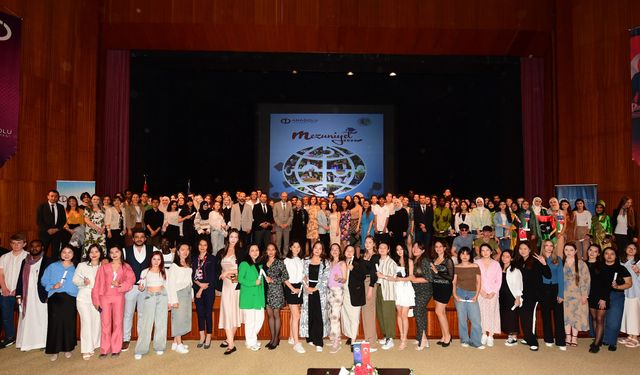 Anadolu Üniversitesi TÖMER öğrencileri törenle mezun oldu