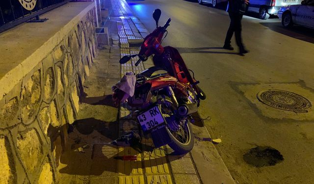 Komşuda motosiklet ile ticari araç çarpıştı: 1 yaralı