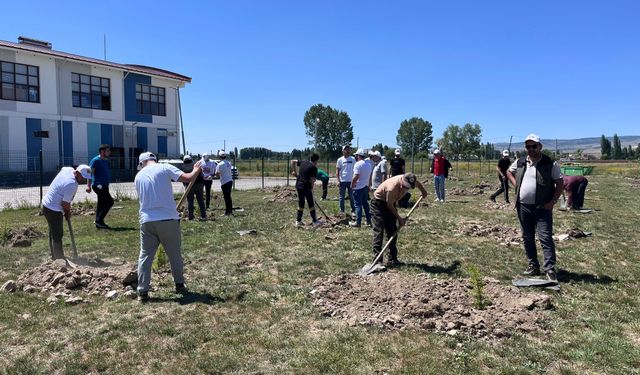 Gençlik Haftası kapsamında ağaçlandırma etkinliği