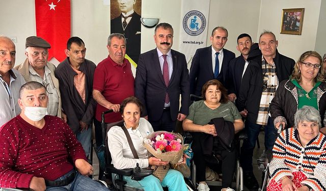 Aile ve Sosyal Hizmetler İl Müdürlüğü Müdürü, engelli vatandaşlarla buluştu