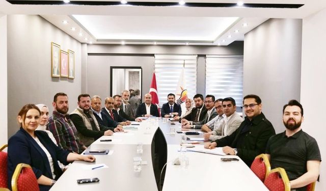 AK Parti Eskişehir İl Başkanlığında haftalık toplantı gerçekleştirildi