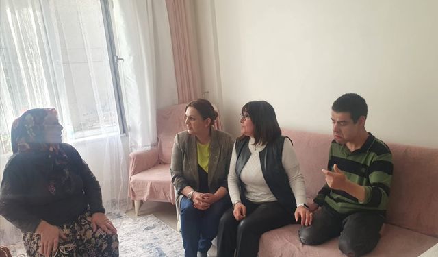 AK Parti Odunpazarı kadın Kolları engelli vatandaşları ziyaret etti