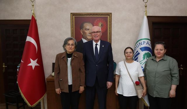 Cumhuriyet Kadınları Derneğinden Başkan Kurt'a ziyaret