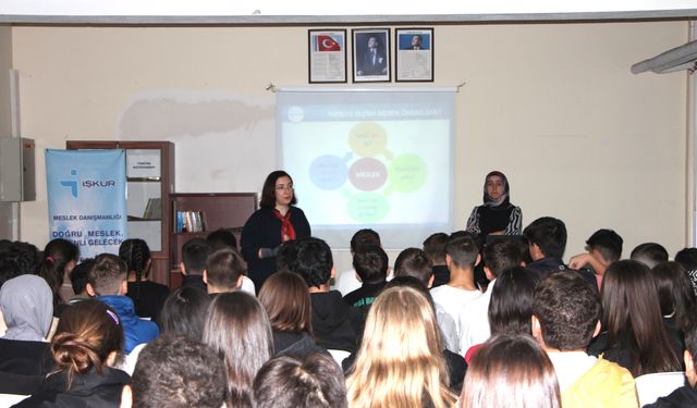 Eskişehir'de “Meslek Seçiminin Önemi ve Geleceğin Meslekleri” semineri verildi