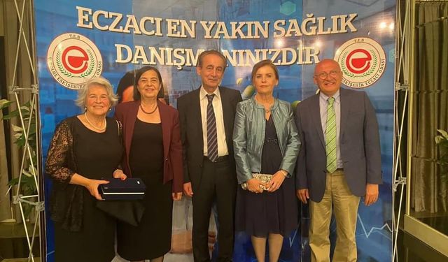 Jale Nur Süllü: "Bilimsel Eczacılığın 185. yılı kutlu olsun"