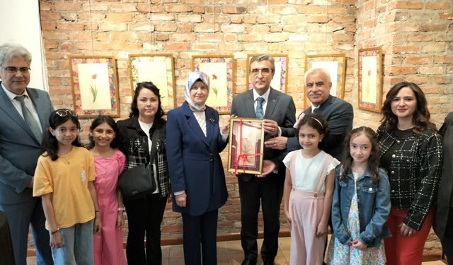 Kaymakam Yücel İlkokul öğrencilerinin düzenlediği sergiye katıldı