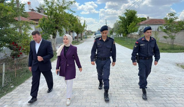 Mahmudiye Kaymakamı Mesudiye Mahalle muhtarıyla bir araya geldi