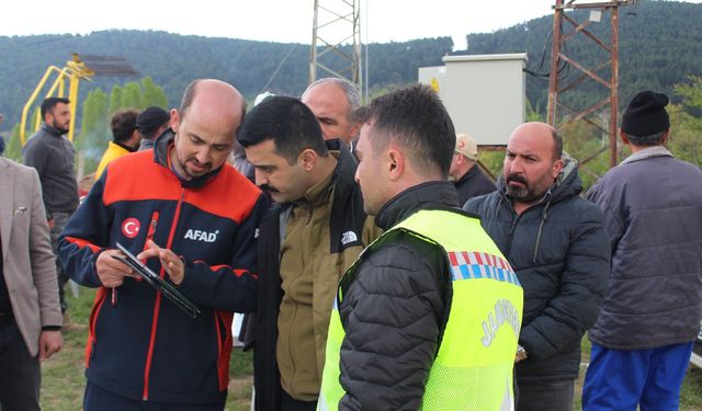 Mihalıççık Kaymakamı kaybolan Arife nineyi arama çalışmalarına katıldı